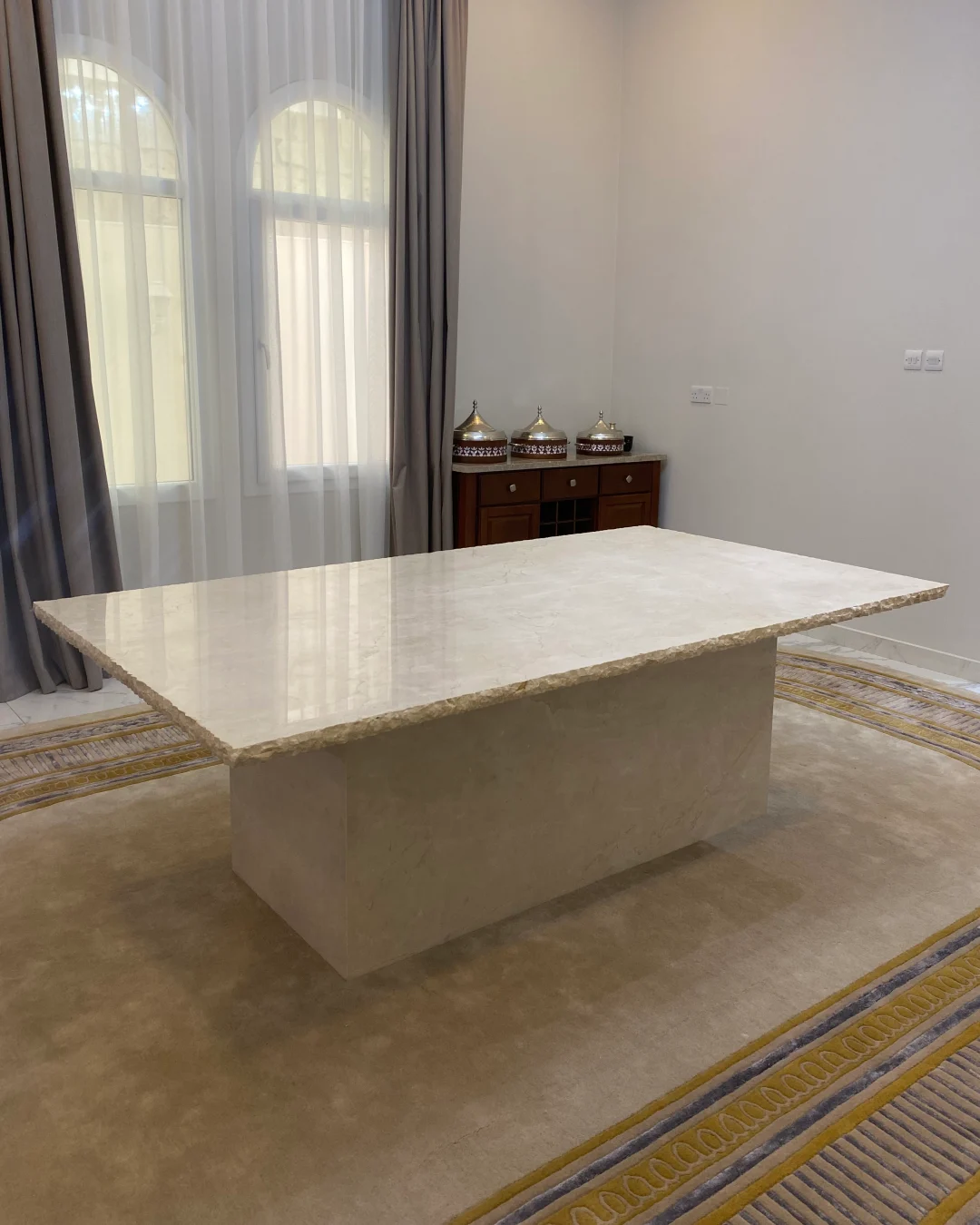 Enzo Dining Table