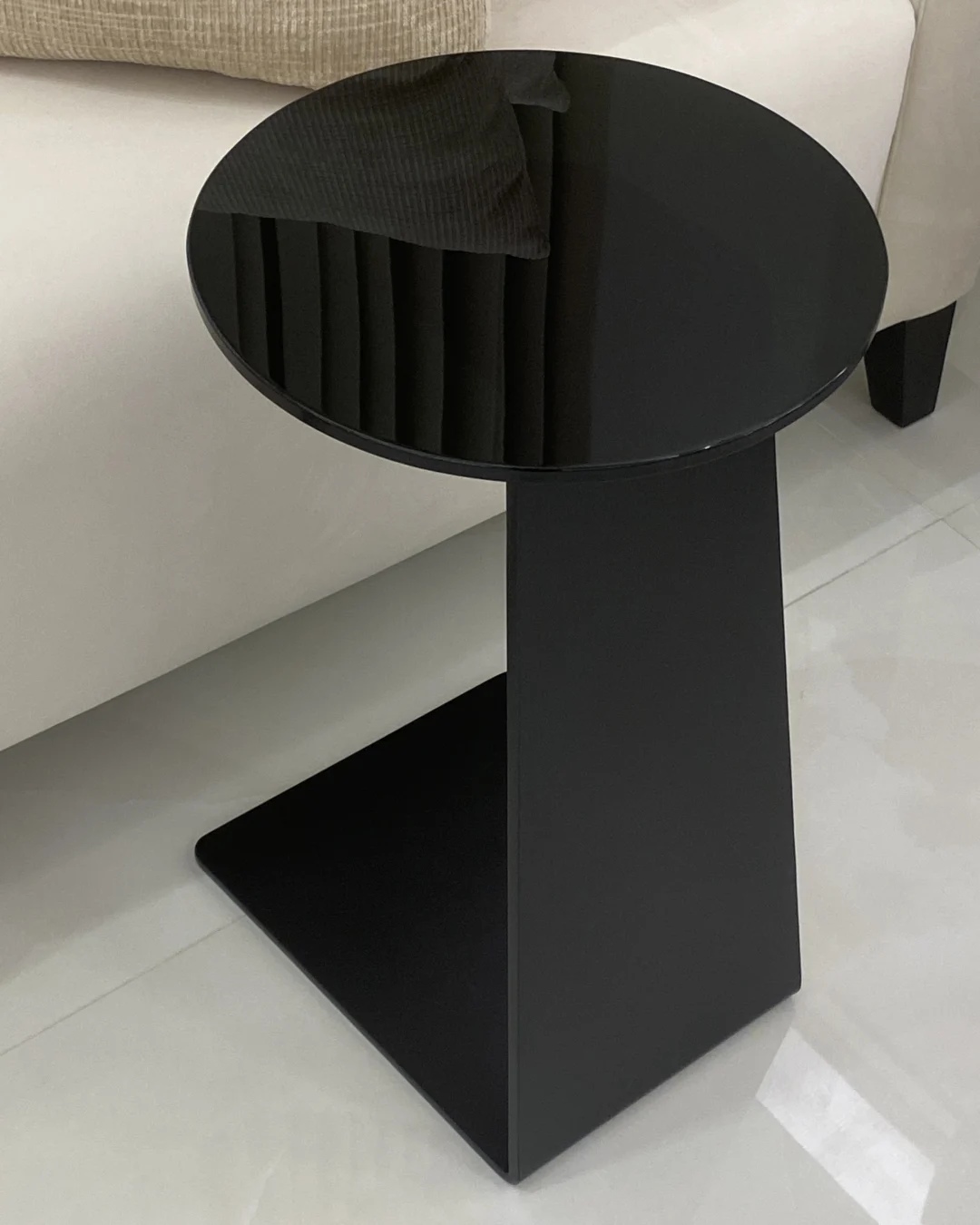 Nero Serving Table