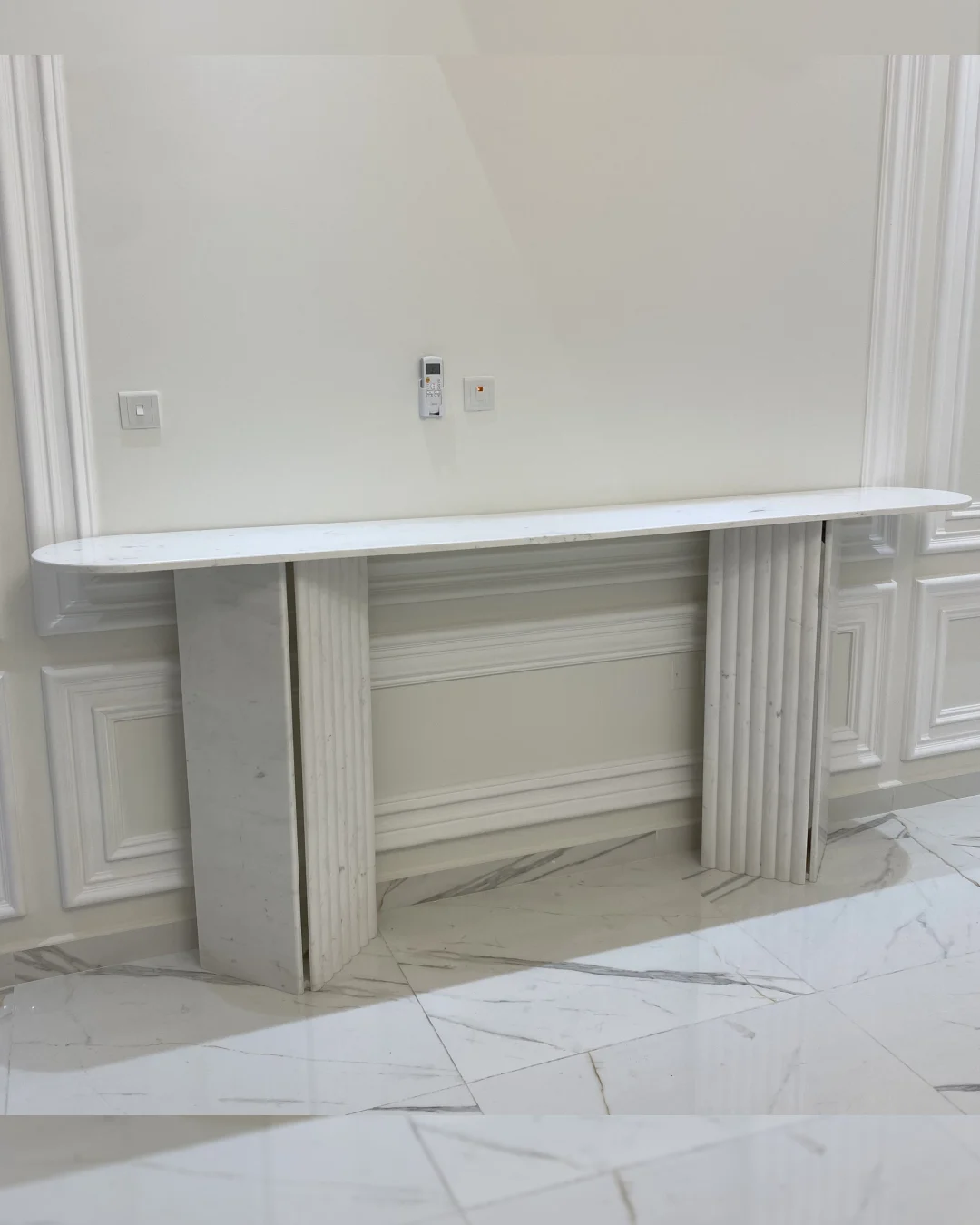 Nova Plano Console Table
