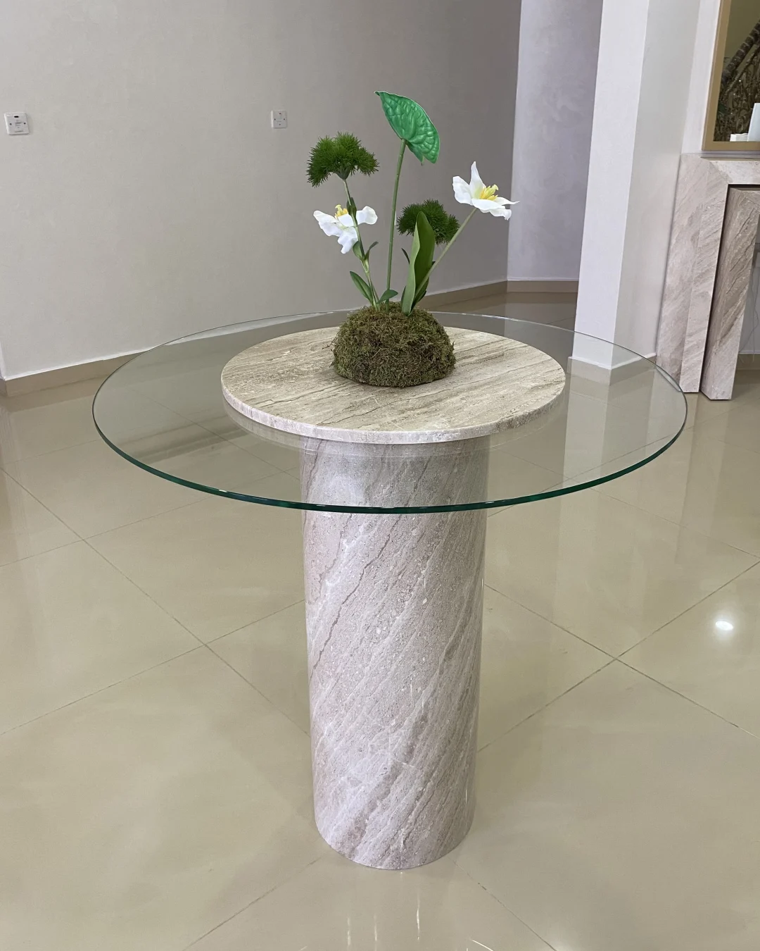 Zina Entrance Table